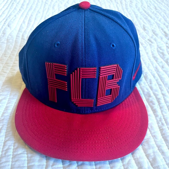 FC BARCELONA NIKE SNAP BACK HAT - Picture 1 of 3